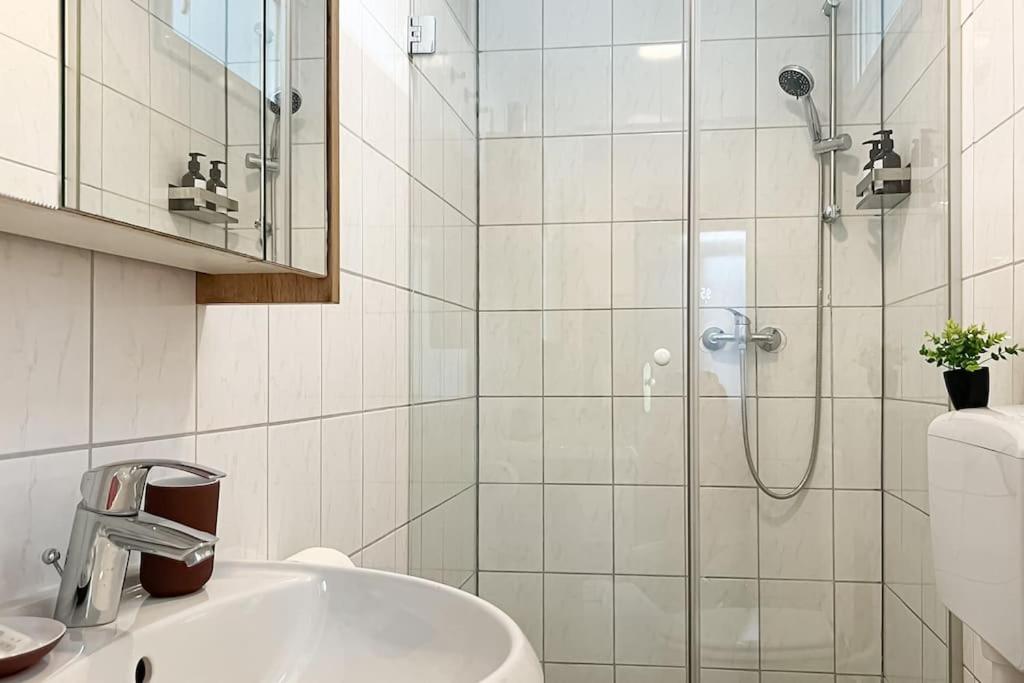 Cozy & Central 2 Bedroom Apartment Wien Eksteriør bilde